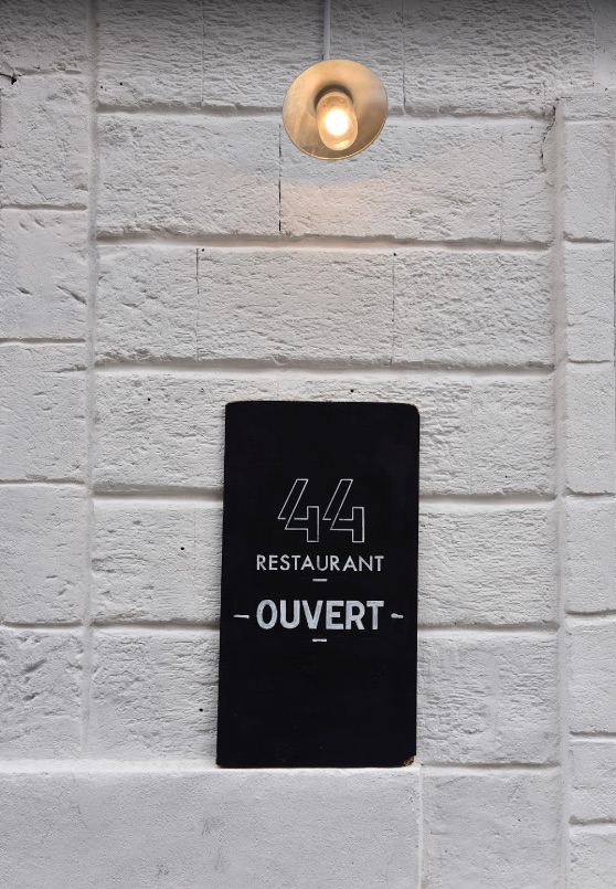 RESTAURANT 44